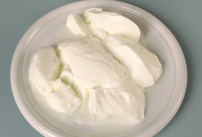 Yoghurt - tummy-flattening foods - Women's Health & Fitness