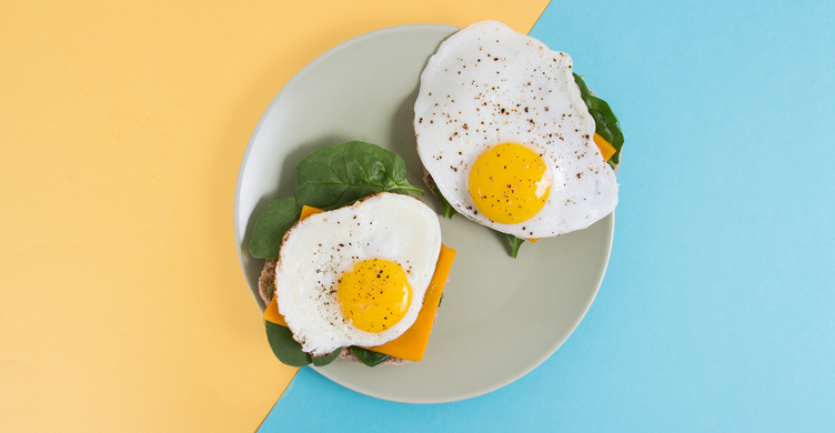 34 Healthy Breakfasts for Mornings on the Run: Egg White Sandwich